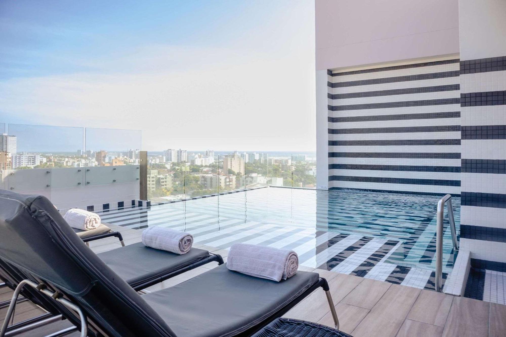 Faranda Collection Barranquilla, A Member Of Radisson Individuals Hotel Barranquilla  Exterior foto Rooftop pool